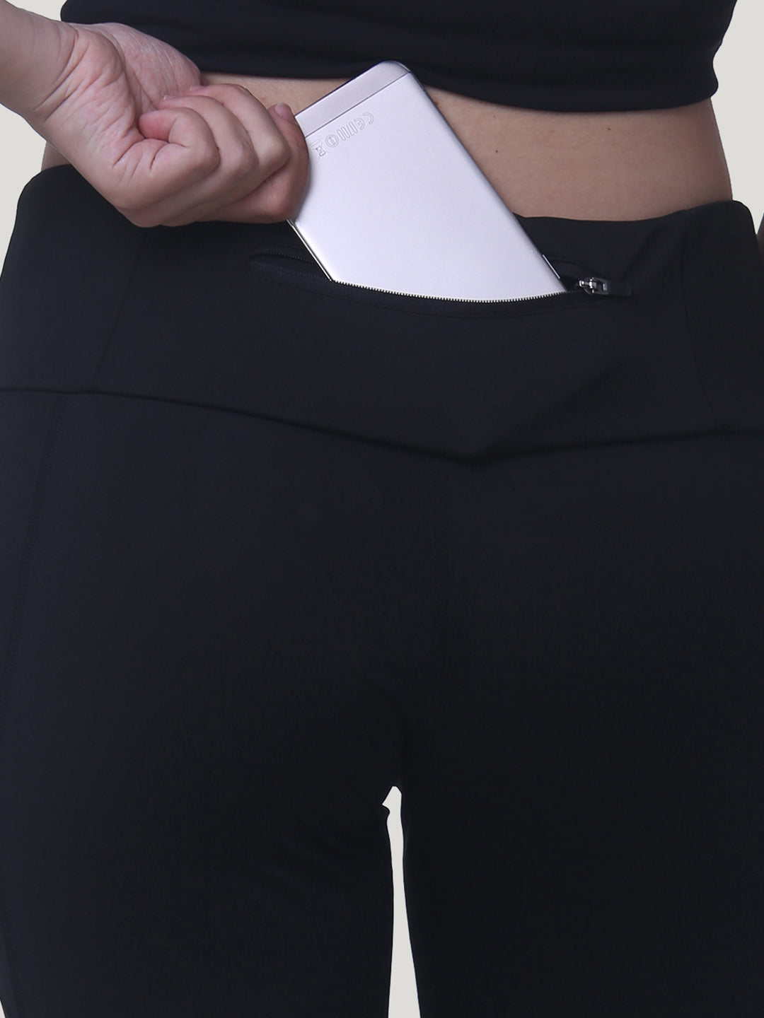 Women’s Stretch Dryfit 3/4th Legging with Waist Phone Pocket